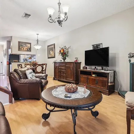 San Antonio Townhome Community Pool And Hot Tub!